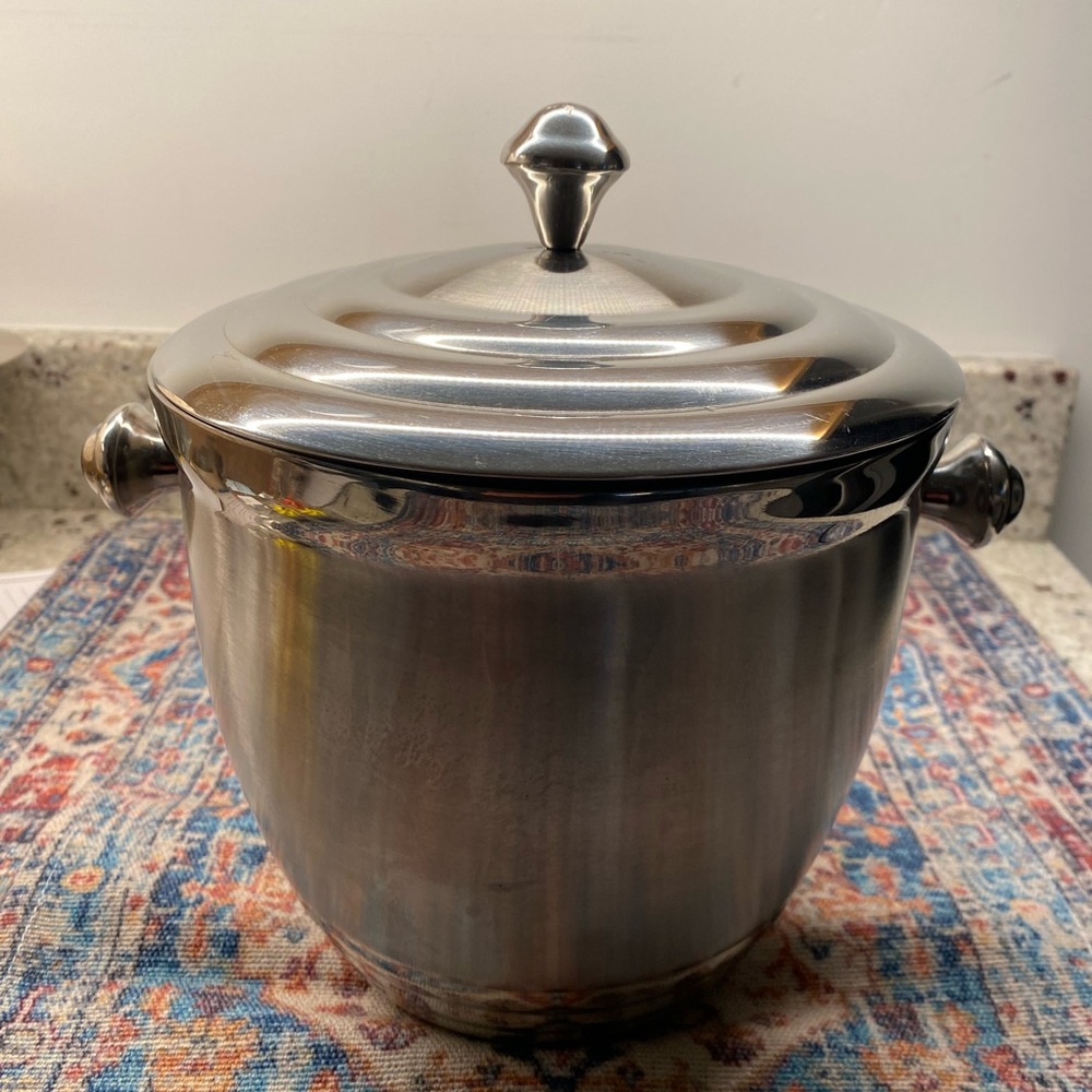 Lenox Silver Metal Ice Bucket with Lid. Tuscany Classics.